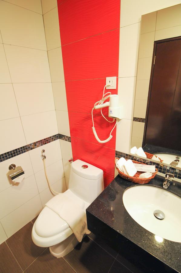K Garden Hotel Parit Buntar Room photo